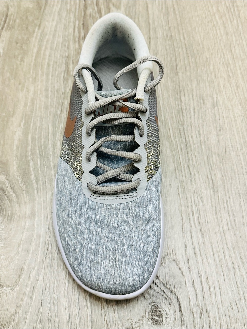 Nike Women's Light Gray and Copper Metallic Knit Sneakers size 6 - Picture 8 of 11